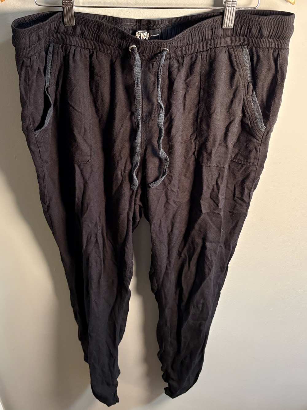 Women’s Joggers in Black with Drawstring